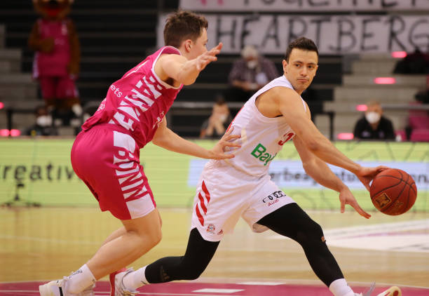 规模呈现持 规模呈现持