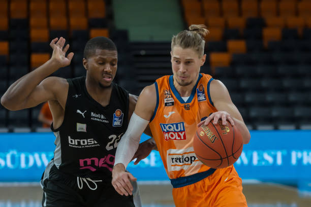 其实也透露 其实也透露