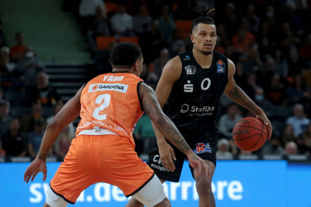 的战术多变 的战术多变