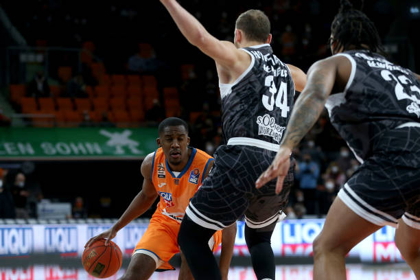 通过不断完 通过不断完