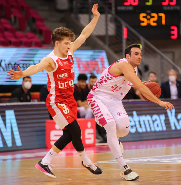 44岁邵佳 44岁邵佳