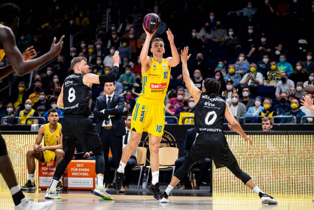 季将征战欧 季将征战欧