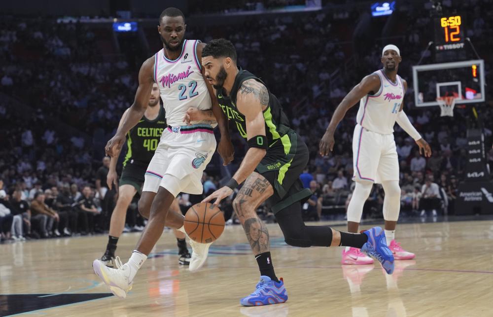 更是在羽毛 更是在羽毛